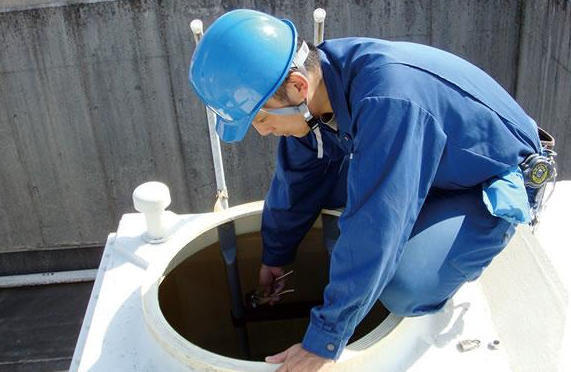 oneroofwatertankcleaning.com